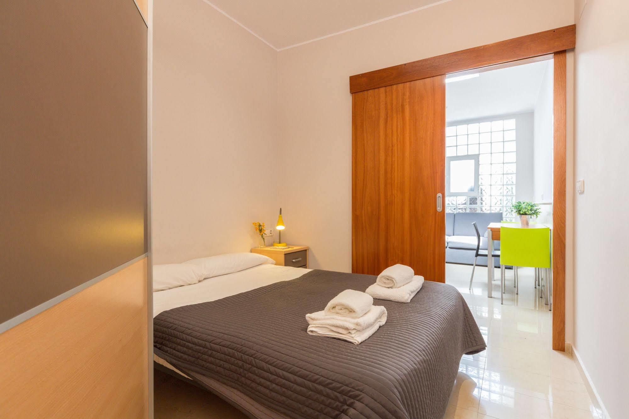 Lodging Apartments City Center-Eixample Barcelona Exteriör bild